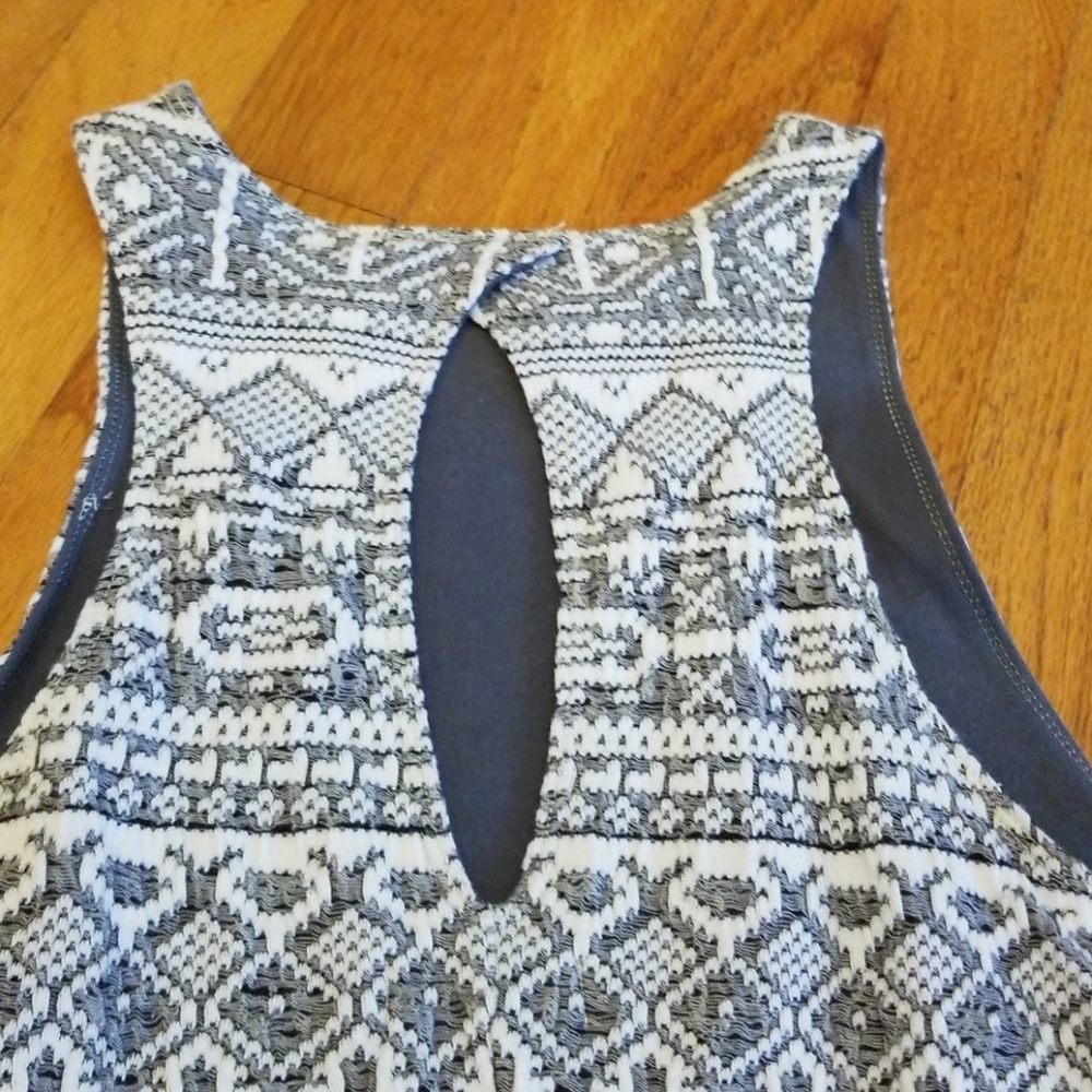 GREAT LITTLE SLEEVELESS DRESS - Picture 4 of 6